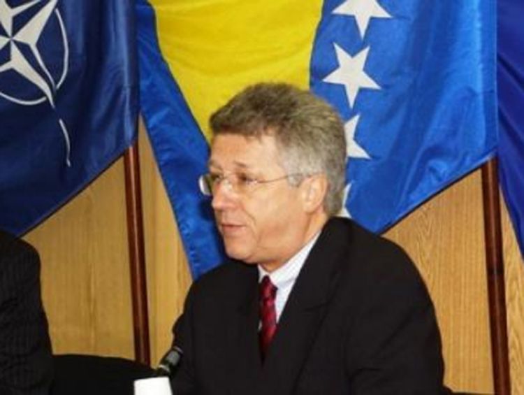 Volfgang Petrič: Okrenuti se ka Evropi, a ne ka Iranu 