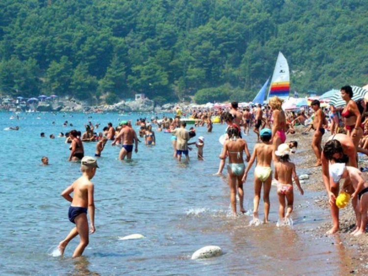 Svaki treći turista u Crnoj Gori iz Srbije
