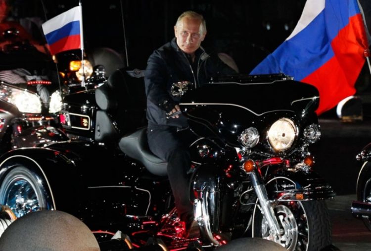 Njemcov: Putin troši milijarde na luksuz