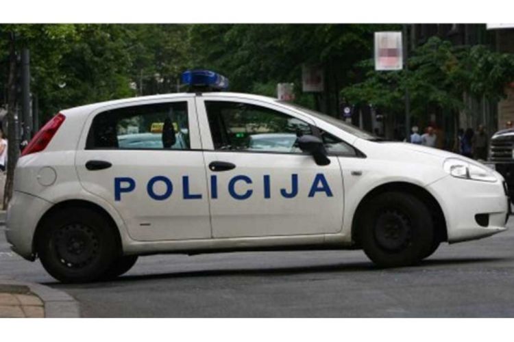 Ranjen pobjegao iz policijskog auta