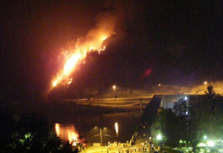 Ugašena vatra kod ćuprije, piroman uhapšen