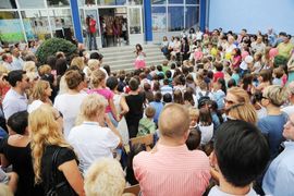  Đaci u klupama