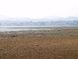 Jezero Modrac prepolovljeno
