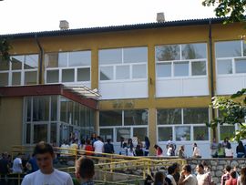 Maturanti uče na tri lokacije
