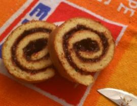 Domaći rolat sa džemom od šljiva