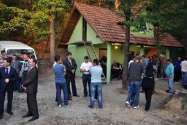 Otvorena lovačka kuća u Donjoj Trnovi