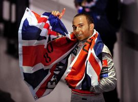 Luis Hamilton zbog oca ostao u F1