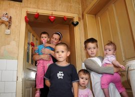 Hrane šestoro malih  usta i sanjaju svoj dom