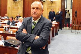 Petrović: Izmenama zakona o budžetu prekršen Ustav