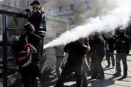 Sukobi i hapšenja u Atini, povrijeđeno šest policajaca