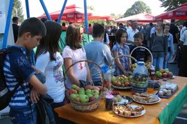 Održani Dani voća Potkozarje 2012.