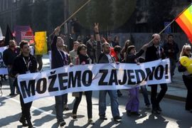 Dveri: Molba patrijarhu da digne glas protiv Parade ponosa