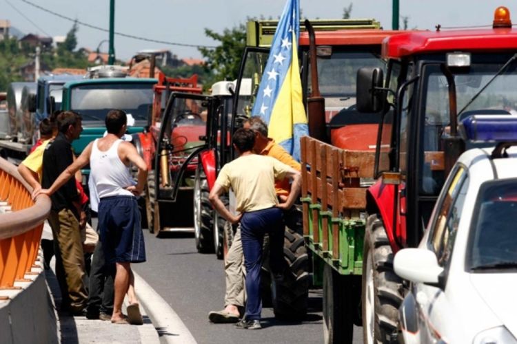 Sutra blokada granice i puteva