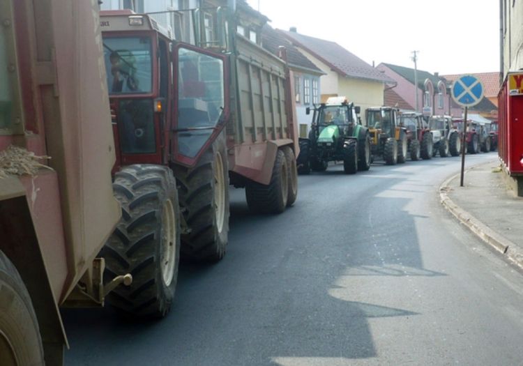 Poljoprivrednici blokirali granični prelaz