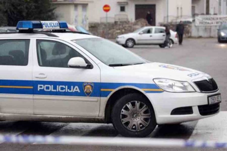 Maskiran upao u kuću, otišao neobavljenog posla