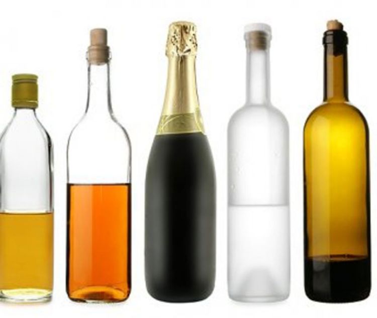 Dvoje mrtvih i troje u kritičnom stanju otrovano alkoholom