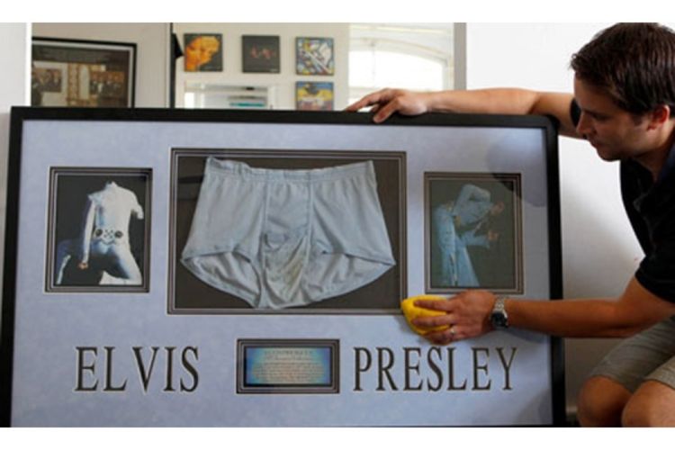 Elvisove prljave gaće ostale neprodate