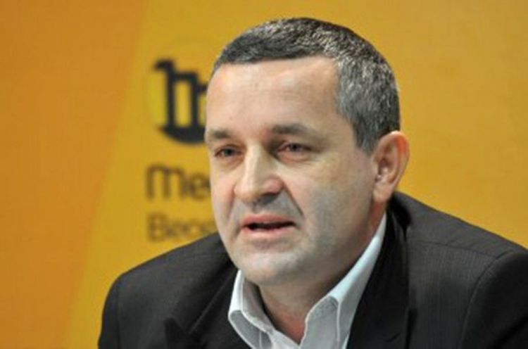 Razbijeno staklo na autu Miodraga Linte