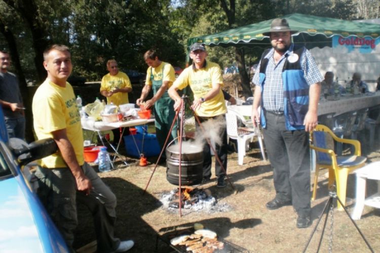 Kotlićijada na Jekića rovanjima