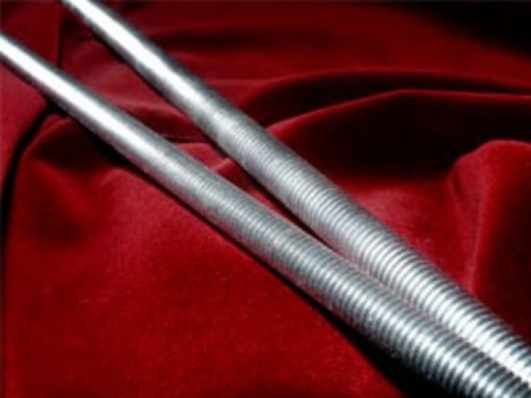Nezadovoljan ručkom metalnom šipkom tukao suprugu i kćerku