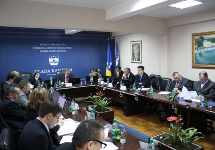 Revizori u USK: Ostvarili deficit, a povećali primanja