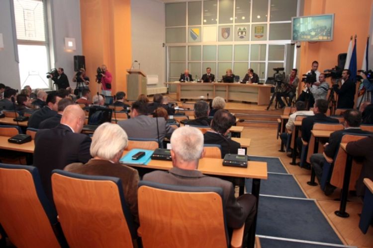 Glasali o povjerenju Vladi KS
