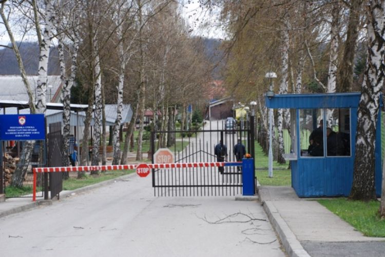 Telefone krijumčare u konzervama ribe