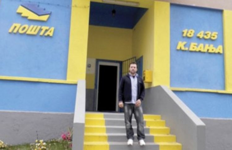 Poštar siromašnoj djeci kupuje knjige i plaća ekskurziju