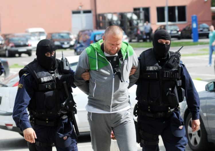 Nezavisne novine otkrile: Šefovi krim-policija učestvovali u iznudama
