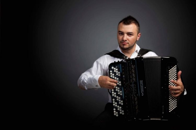 Aleksandar Vidaković, muzičar iz Banjaluke: Harmonika u di-džej ritmu