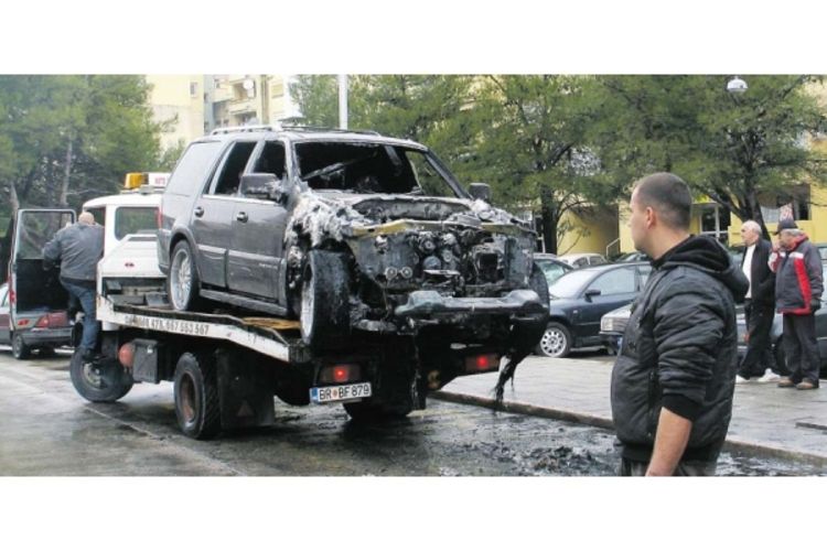 Trojica pucala na vozača hamera