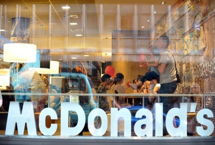 Otvaranje Mekdonaldsovog restorana 18. oktobra