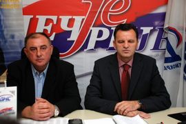 Seka Aleksić na završnom mitingu DNS-a