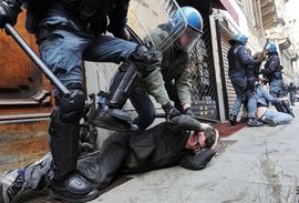 Žestoki sukobi studenata i policije u Rimu, povrijeđeno šest ...