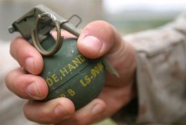 Zadržan u policiji zbog bacanja bombi