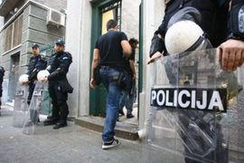 Parada u četiri zida, više desetina policajaca na Terazijama