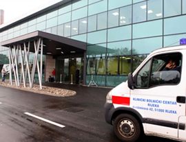 Žive preko puta bolnice, primaju 600 evra za prevoz