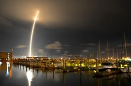 Prva komercijalna raketa poletjela ka MSS