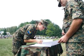 U vojnim uniformama tek 579 žena