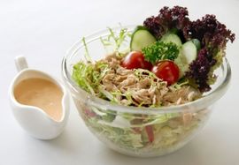 Salata sa kupusom i tunjevinom