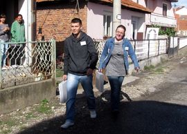 Pred popisivačima  zaključavaju vrata