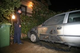 Molotovljev koktel bačen u dvorište kuće direktora Informera