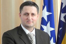 Smijenjen Denis Bećirović