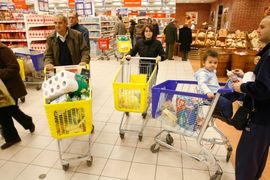 Iako je gorivo pojeftinilo, ništa od sniženja cijena robe i usluga u ...