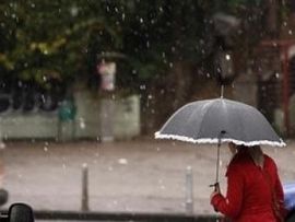 Mokri i klizavi kolovozi, snijeg u Kneževu