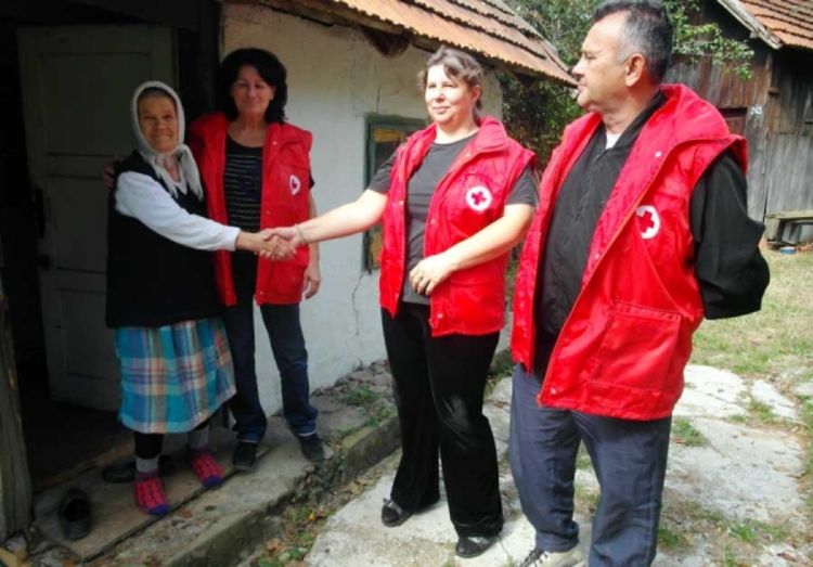 Volonteri posjetili stare i iznemogle