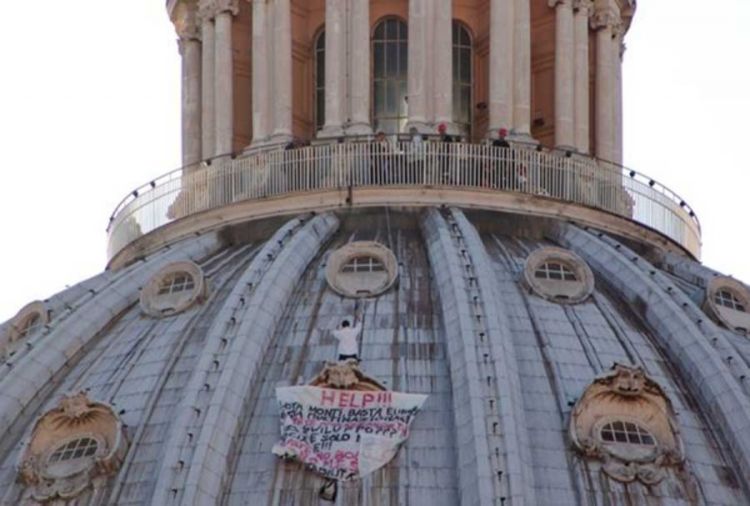 Zbog protesta popeo se na Baziliku Svetog Petra