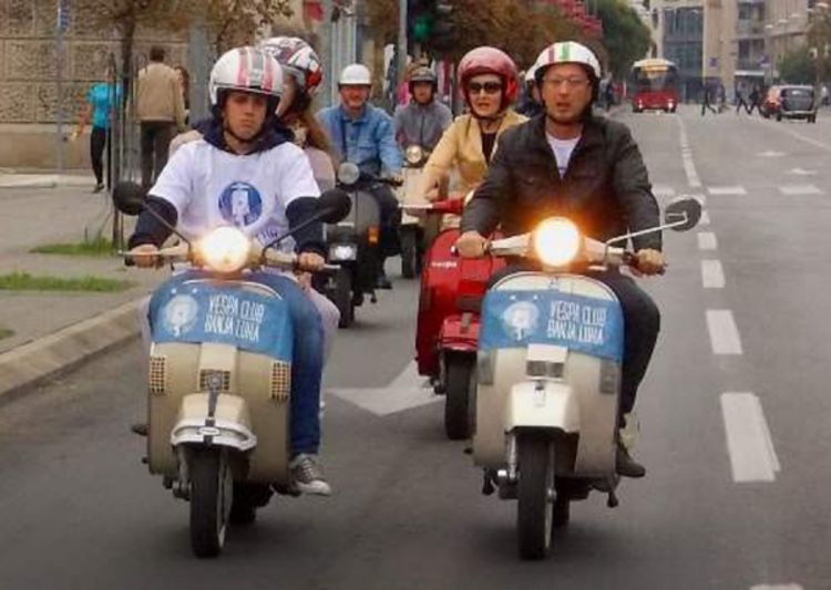 Vespa u misiji na Vrbasu