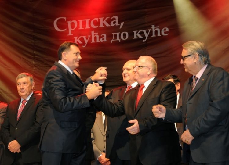 Dodik: Ima onih koji samo čekaju da padne SNSD
