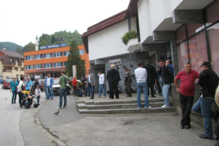 Srebrenica: Prekinuto glasanje na nepotvrđenim glasačkim listićima